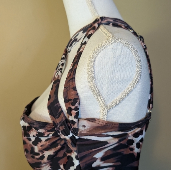 Curvy Leopard Asymmetrical One Piece Swim Suit - Picture 4 of 13